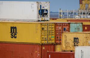 Exportaciones colombianas caen 2,7% en noviembre de 2025