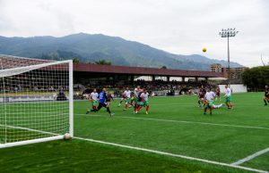Caldas estrena su renovado estadio municipal