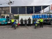 Incautan 1.690 galones de químicos para drogas en Chinauta
