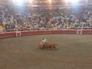 Con corrida tibia en tarde gris, dio inicio la Feria de Manizales