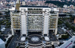 EPM adjudicó a Millicom Colombia Holding S.A.S. el 100 % de sus acciones en UNE