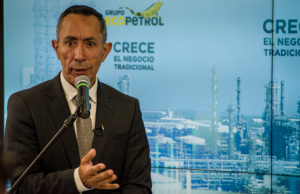 DIAN exige pago por IVA del 19 % de gasolina importada a Ecopetrol