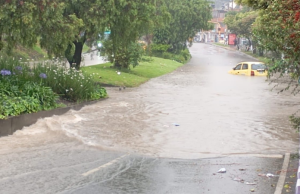 Fuertes lluvias provocan inundaciones en varias zonas de Bogotá