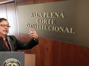 C. Constitucional suspende provisionalmente decreto de emergencia económica
