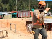 Gobierno busca fijar precios de vivienda en pesos y no en salarios mínimos