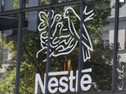 Nestlé retira leches infantiles en varios países, incluidos siete latinos