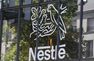 Nestlé retira leches infantiles en varios países, incluidos siete latinos