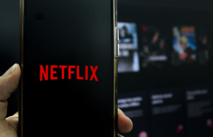 Netflix ajusta oferta por Warner Bros: propone pago total en efectivo