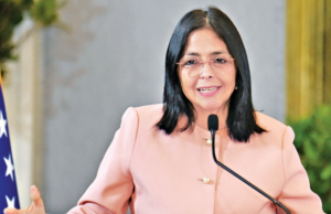 Presidenta interina de Venezuela se reunirá con Petro en Bogotá