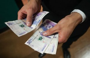 Siete de cada diez colombianos todavía hacen transacción en efectivo