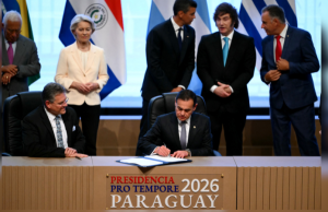 UE y Mercosur firman acuerdo de libre comercio en Asunción