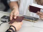 Varias oficinas de pasaportes en Bogotá suspenden servicio
