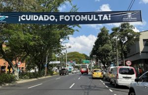 Con avisos en vías alertan a conductores sobre proximidad de cámaras de fotomultas