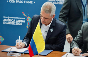 Antioquia firma acuerdo para fortalecer la infraestructura de Urabá