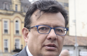Por presunto activismo político piden que suspendan a gerente de RTVC