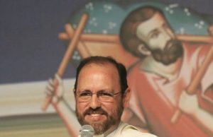 Confirman fecha para ordenación como obispo de párroco saliente de La Visitación