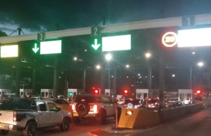 Reportan alta congestión vehicular en peaje de Pipiral, vía al Llano