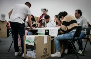 Inicia recogida de firmas para constituyente que apoya el Gobierno