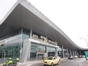 Modificar horarios de vuelos afectaría a usuarios y operaciones de las aerolíneas