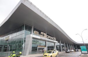 Modificar horarios de vuelos afectaría a usuarios y operaciones de las aerolíneas