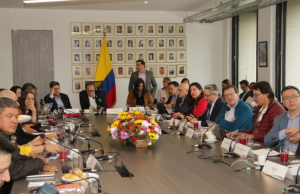 Polémica por salario mínimo: hoy se reúne de nuevo Comisión de Concertación