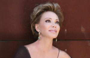 Paloma San Basilio se despide de América tras 50 años: la historia de la “música para planchar” que conquistó generaciones
