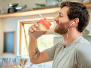 ¿Café con proteína? Expertos analizan beneficios y riesgos del ‘proffee’, la tendencia que conquista las mañanas