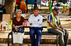Colombia envejece más rápido de lo previsto y aún no se sabe con claridad quién cuidará, a futuro, a sus adultos mayores