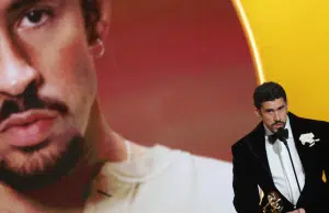 Bad Bunny hace historia y gana el Grammy a mejor álbum del año con ‘DeBÍ TiRAR MáS FOToS’, disco hecho totalmente en español