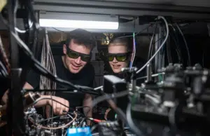 Científicos de Oxford demuestran el primer algoritmo cuántico distribuido entre múltiples procesadores