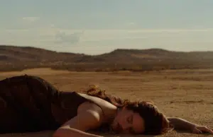 Rosalía protagoniza junto a su ‘pareja invisible’ el videoclip de su nueva canción, ‘Sauvignon Blanc’