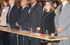 Exclusivo: La reunión del Gobierno con 80 farmacéuticas de la India que molestó a empresarios colombianos: ‘hay que promover la industria local’
