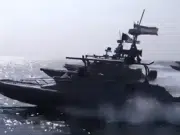 Irán cerrará partes del estrecho de Ormuz varias horas por maniobras militares con buques de guerra, helicópteros, drones y misiles