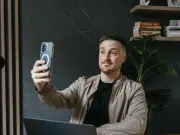 El ‘influencer’ de Instagram que les enseña a sus seguidores a invertir en la bolsa de EE. UU. desde el celular