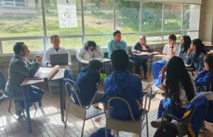 El National Teacher Prize Colombia celebrará su primera gala de premiación el 19 de marzo en Bogotá