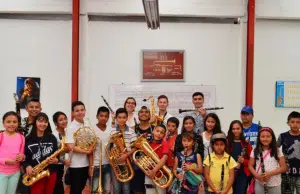 Iván Valbuena, el clarinetista colombiano que cruzó las fronteras para volver a sembrar esperanza