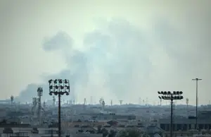 Irán lanza nueva oleada de misiles: se reportan más explosiones en Abu Dabi, Manama y Doha