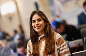 Hijo de congresista Ángela Vergara lleva 18 días retenido por ICE en EE. UU.