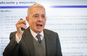 No a la carga de impuestos, sí al aumento del salario: Álvaro Uribe