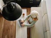Cómo elegir el escritorio ideal para espacios pequeños