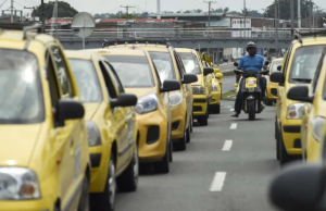 Cae taxista que usaba datáfono para robar a pasajeros en Bogotá