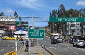 Ecuador aumenta al 50% los aranceles a importaciones de Colombia