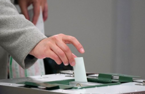 Japón: Sanae Takaichi recupera la mayoría en elecciones legislativas