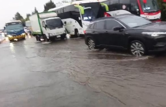 Lluvias provocan encharcamientos en varias zonas de Bogotá