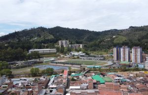 Guarne asegura recursos para su nuevo hospital