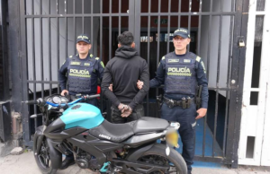 Operativo en la av. Primero de Mayo: 12 locales sellados y 4 capturados