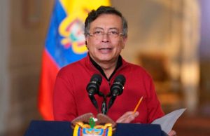 “Estoy pensando en quitar los aranceles al cemento”: Petro