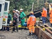 Rescatan los cuerpos de dos de los seis mineros atrapados en Cundinamarca