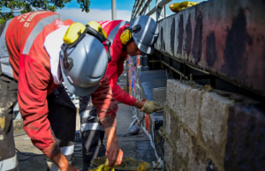 Sellan huecos en puente de NQS con calle 19 utilizados como escondites