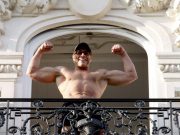 Jean-Claude Van Damme revela la rutina que lo mantiene en forma a los 65 años: flexibilidad, control y longevidad